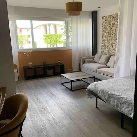 Daire Cosy Avec Parking Caen